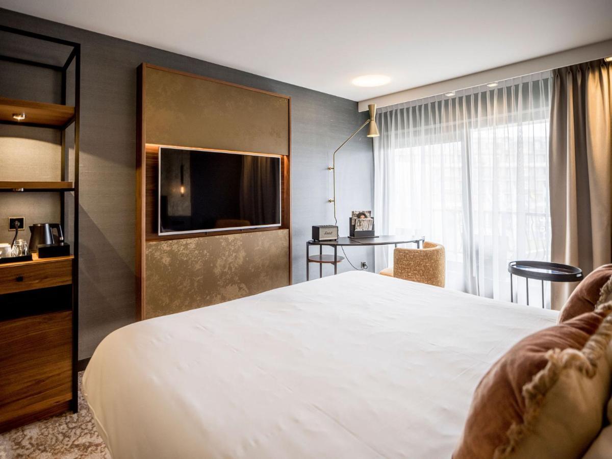 Alexander 4*