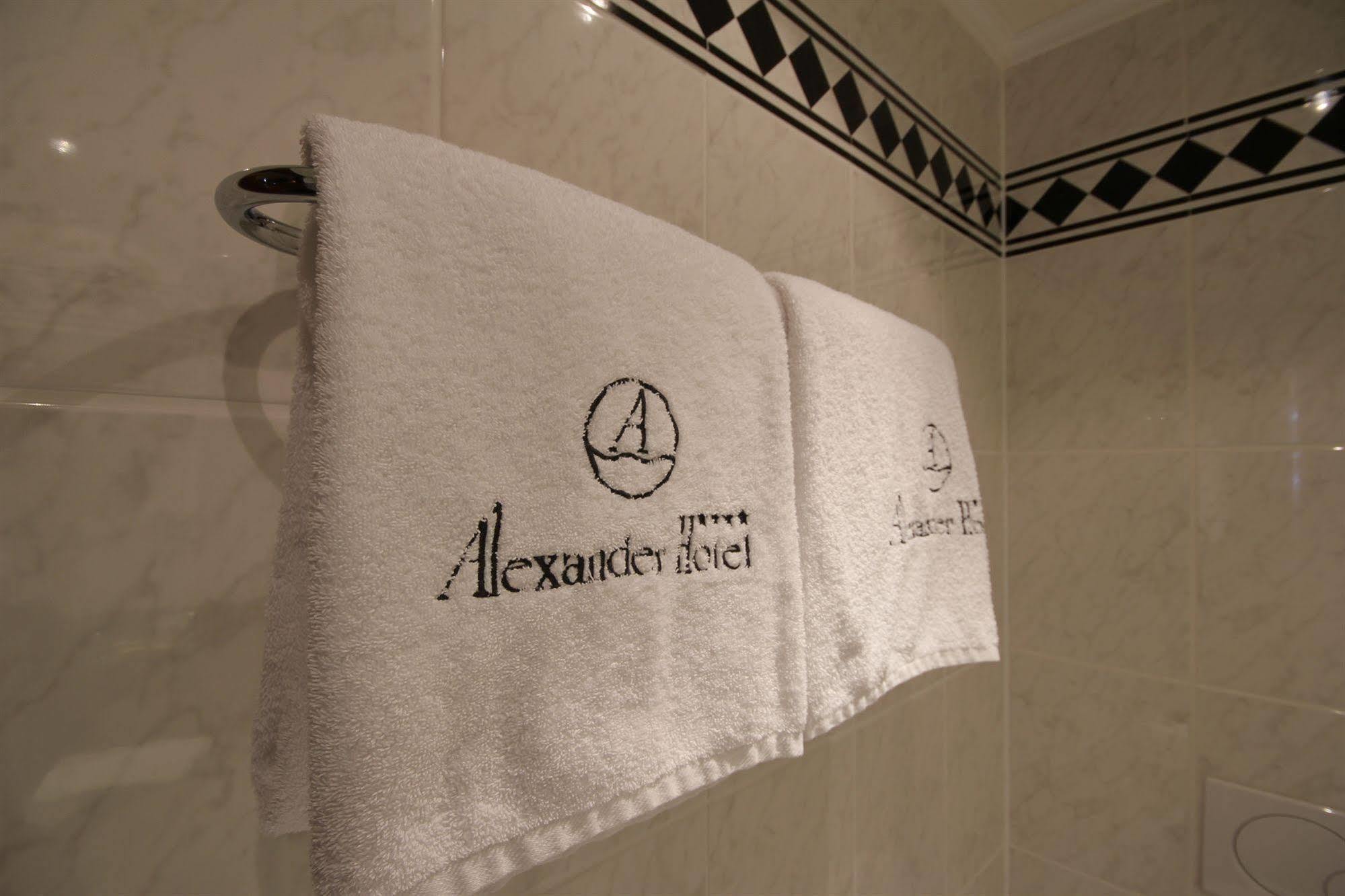 Alexander 4*